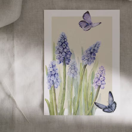 Vykort Dreamy Melodies, blommor och fjärilar i blått- Naturboden