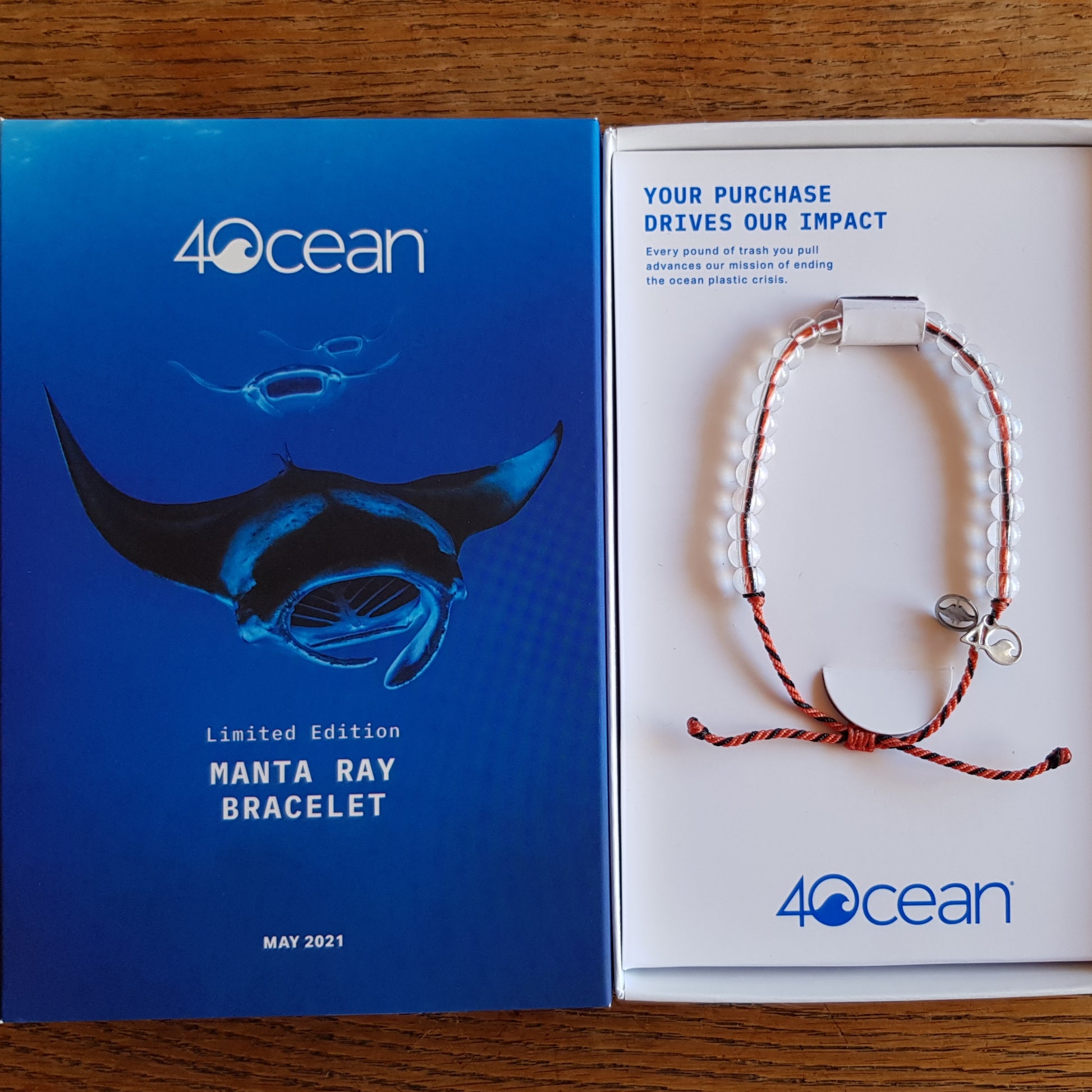Manta 4ocean armband med pärlor - Naturboden