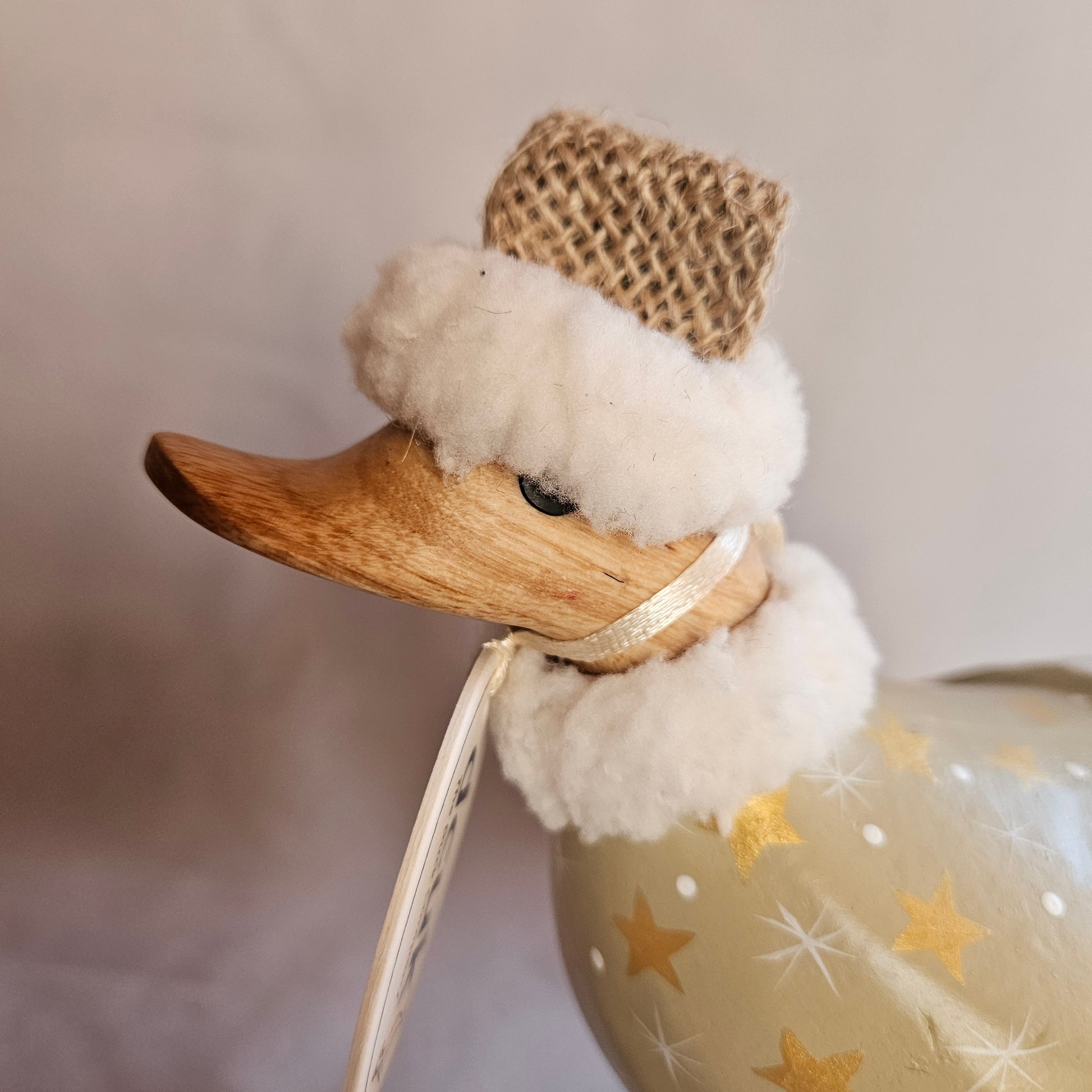 Närbild huvud julanka i bambu Carol 1 - Naturboden