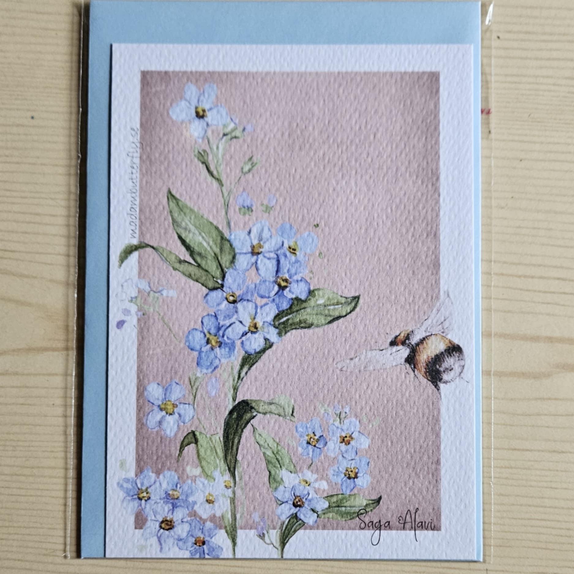 Vykort Förgätmigej och humla