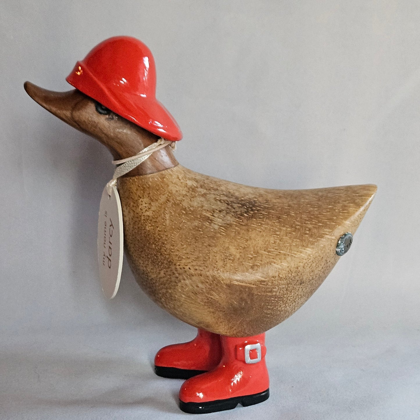 anka i bambu med röd hatt och stövlar - Naturboden