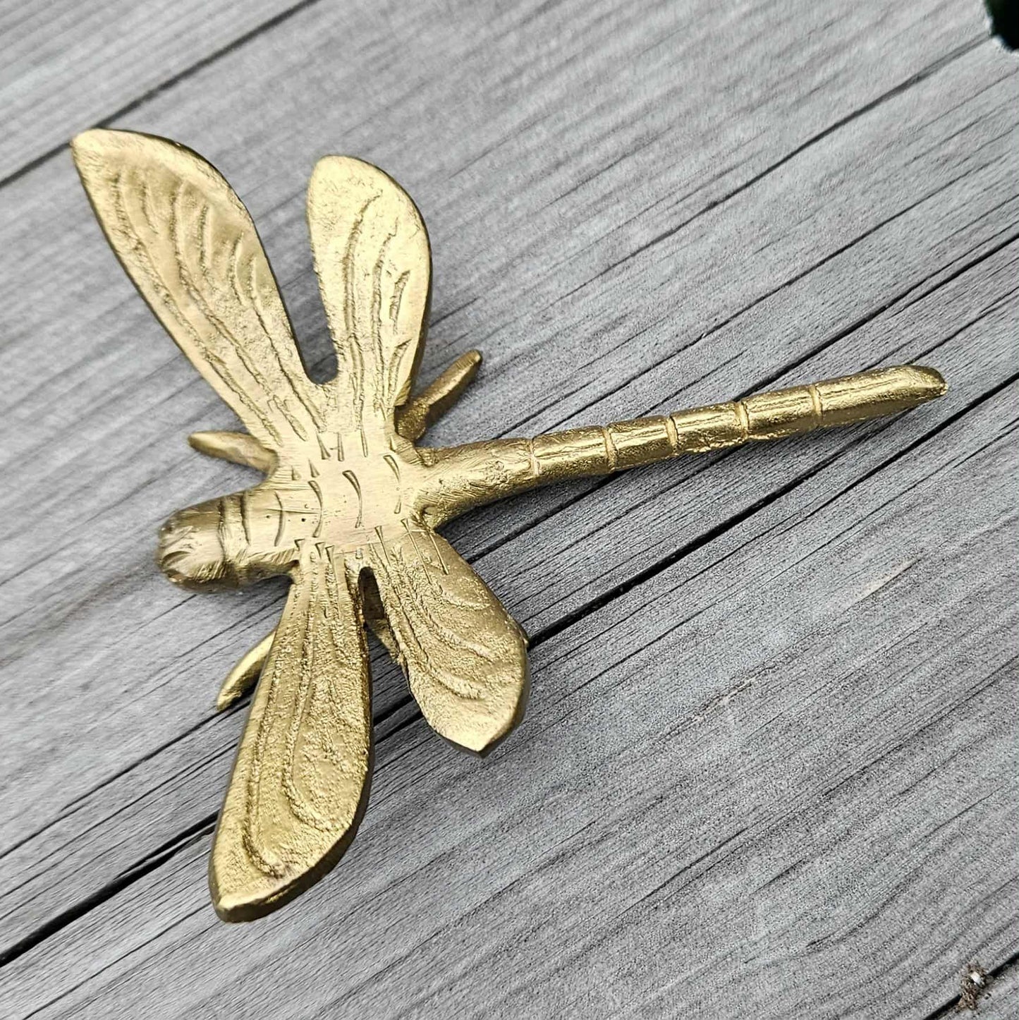 trollslända i mässing, dekor - Naturboden